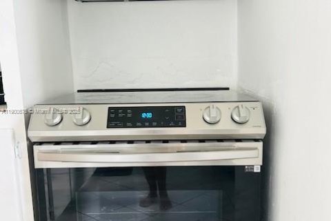 Снять в аренду кондоминиум в Майами-Бич, Флорида 1 спальня, 98.2м2, № 2013188 - фото 18