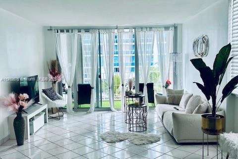 Снять в аренду кондоминиум в Майами-Бич, Флорида 1 спальня, 98.2м2, № 2013188 - фото 14