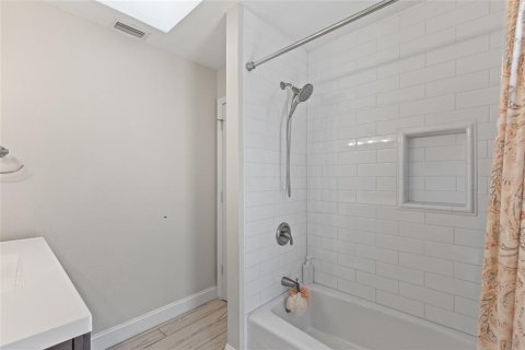 Villa ou maison à vendre à Longwood, Floride: 4 chambres, 220.74 m2 № 2297253 - photo 23