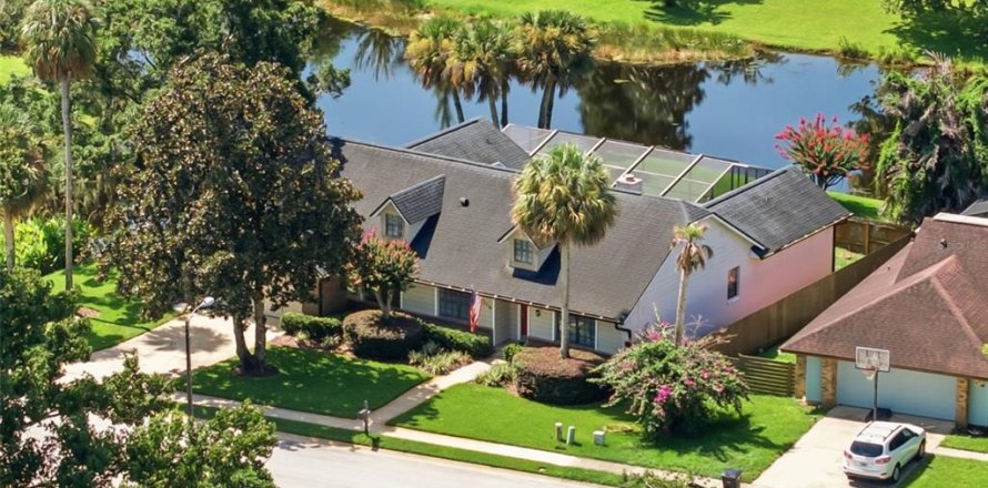 Villa ou maison à Longwood, Floride 4 chambres, 220.74 m2 № 2297253