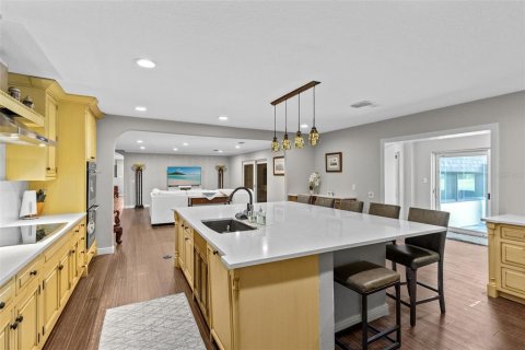 House in Oviedo, Florida 4 bedrooms, 499.54 sq.m. № 2420526 - photo 8