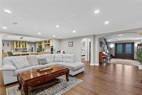 House in Oviedo, Florida 4 bedrooms, 499.54 sq.m. № 2420526 - photo 5