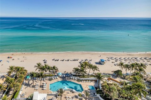 Copropriété à vendre à Hollywood, Floride: 3 chambres, 257.99 m2 № 1979430 - photo 3