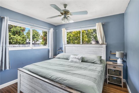 House in Cutler Bay, Florida 3 bedrooms, 104.52 sq.m. № 1740142 - photo 8