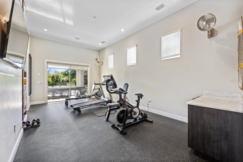 Casa en venta en Four Corners, Florida, 10 dormitorios, 806.02 m2 № 1915258 - foto 25