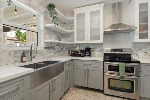 Villa ou maison à vendre à Miami, Floride: 3 chambres, 145.21 m2 № 1965257 - photo 24