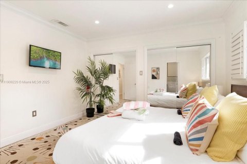 Villa ou maison à vendre à Miami, Floride: 3 chambres, 145.21 m2 № 1965257 - photo 28
