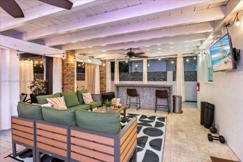 Villa ou maison à vendre à Miami, Floride: 3 chambres, 145.21 m2 № 1965257 - photo 4