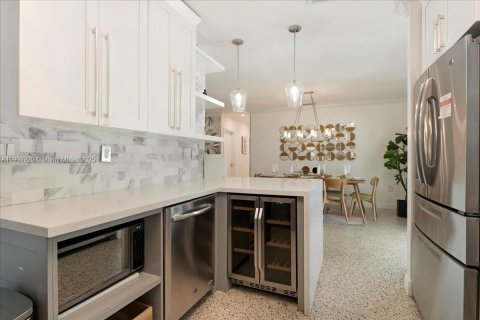 Villa ou maison à vendre à Miami, Floride: 3 chambres, 145.21 m2 № 1965257 - photo 25