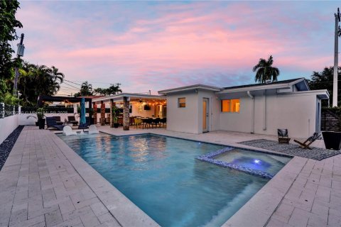 Villa ou maison à vendre à Miami, Floride: 3 chambres, 145.21 m2 № 1965257 - photo 1