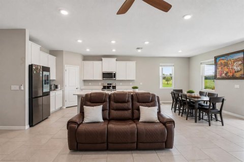 House in Wesley Chapel, Florida 4 bedrooms, 191.1 sq.m. № 2104499 - photo 8