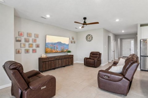 House in Wesley Chapel, Florida 4 bedrooms, 191.1 sq.m. № 2104499 - photo 12
