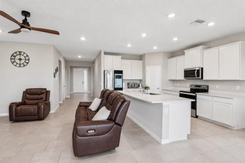 House in Wesley Chapel, Florida 4 bedrooms, 191.1 sq.m. № 2104499 - photo 11