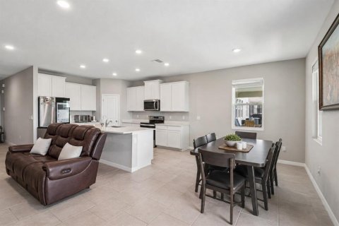House in Wesley Chapel, Florida 4 bedrooms, 191.1 sq.m. № 2104499 - photo 10