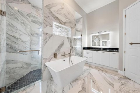 Villa ou maison à vendre à West Palm Beach, Floride: 4 chambres, 323.02 m2 № 2026840 - photo 18