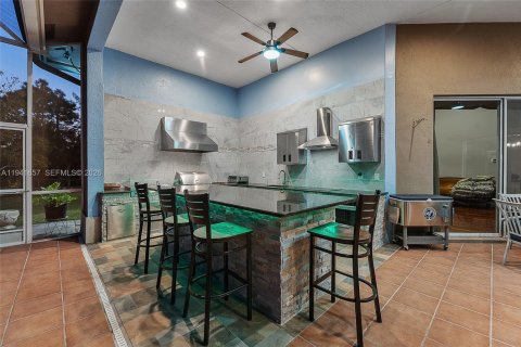 Villa ou maison à vendre à West Palm Beach, Floride: 4 chambres, 323.02 m2 № 2026840 - photo 3