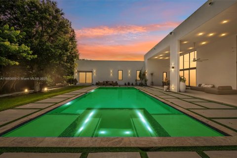 Casa en venta en Pinecrest, Florida, 6 dormitorios, 606.65 m2 № 1892109 - foto 3