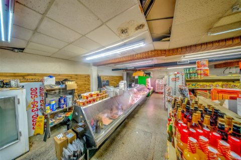 Commercial property in Miami, Florida № 1995828 - photo 19