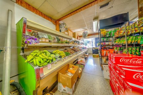 Commercial property in Miami, Florida № 1995828 - photo 21