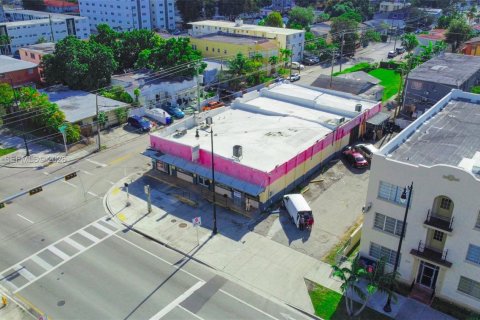 Commercial property in Miami, Florida № 1995828 - photo 3