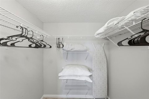 Condo in Saint Petersburg, Florida, 2 bedrooms № 2103225 - photo 17