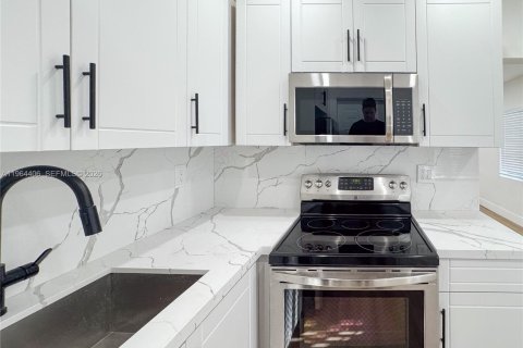 Propiedad comercial en venta en Miami, Florida, 120.4 m2 № 2029347 - foto 21