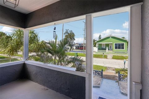 Casa en venta en Tampa, Florida, 3 dormitorios, 98.1 m2 № 2430653 - foto 5