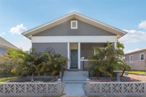 Casa en Tampa, Florida 3 dormitorios, 98.1 m2 № 2430653