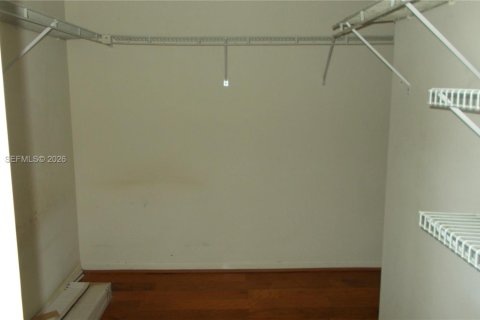 Copropriété à louer à Pembroke Pines, Floride: 47.75 m2 № 2001219 - photo 3