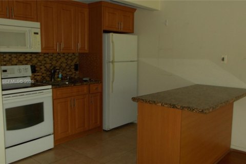 Copropriété à louer à Pembroke Pines, Floride: 47.75 m2 № 2001219 - photo 7