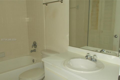 Copropriété à louer à Pembroke Pines, Floride: 47.75 m2 № 2001219 - photo 4