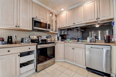 Casa en venta en Land O' Lakes, Florida, 3 dormitorios, 150.78 m2 № 1658535 - foto 10