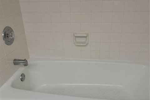 Condo in Belleair, Florida, 2 bedrooms  № 1817300 - photo 8
