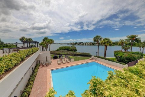 Condo in Belleair, Florida, 2 bedrooms  № 1817300 - photo 5