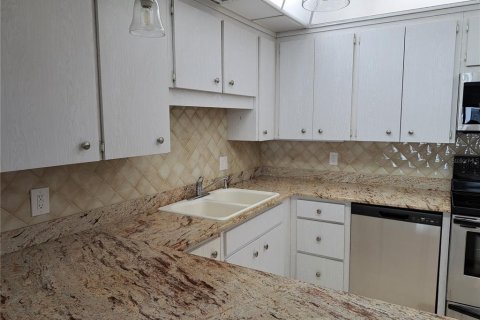Condo in Belleair, Florida, 2 bedrooms  № 1817300 - photo 23