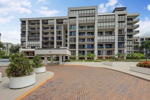 Condo in Belleair, Florida, 2 bedrooms  № 1817300 - photo 1