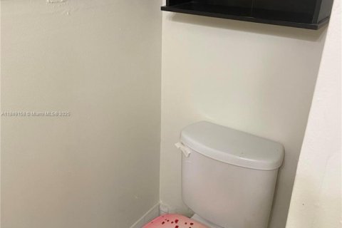 Condominio en venta en Hialeah Gardens, Florida, 1 dormitorio, 70.61 m2 № 1936689 - foto 8