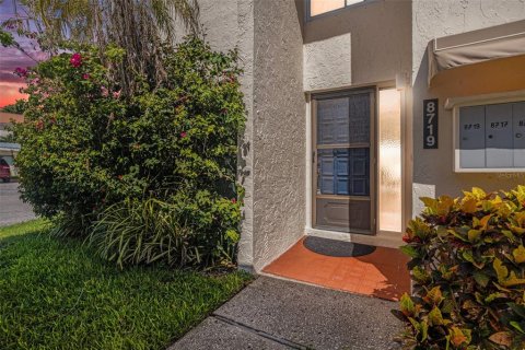 Touwnhouse à vendre à Tampa, Floride: 2 chambres, 112.88 m2 № 1824439 - photo 2