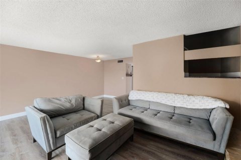 Touwnhouse à vendre à Tampa, Floride: 2 chambres, 112.88 m2 № 1824439 - photo 10
