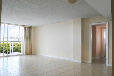 Купить кондоминиум в Норт-Майами-Бич, Флорида 2 спальни, 106.37м2, № 2047726 - фото 9