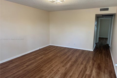 Copropriété à louer à Pembroke Pines, Floride: 2 chambres, 88.54 m2 № 1947251 - photo 8