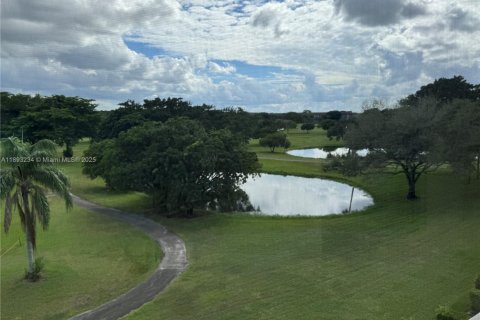 Copropriété à louer à Pembroke Pines, Floride: 2 chambres, 88.54 m2 № 1947251 - photo 19