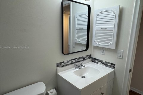 Copropriété à louer à Pembroke Pines, Floride: 2 chambres, 88.54 m2 № 1947251 - photo 14