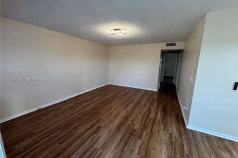 Copropriété à louer à Pembroke Pines, Floride: 2 chambres, 88.54 m2 № 1947251 - photo 7