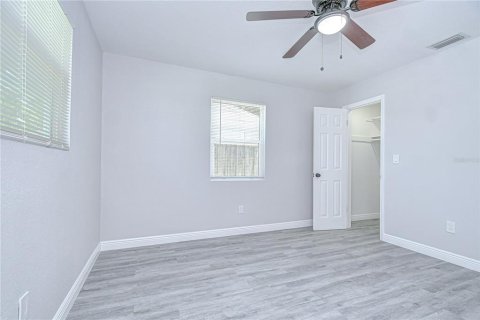 House in Saint Petersburg, Florida 3 bedrooms, 108.05 sq.m. № 1849570 - photo 14