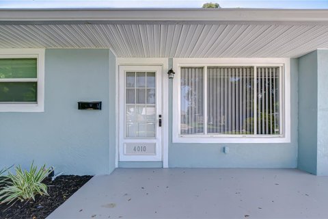 House in Saint Petersburg, Florida 3 bedrooms, 108.05 sq.m. № 1849570 - photo 3