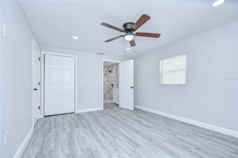 House in Saint Petersburg, Florida 3 bedrooms, 108.05 sq.m. № 1849570 - photo 10