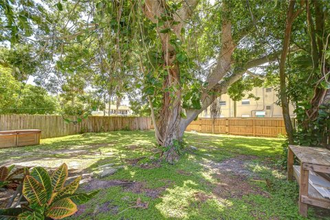 House in Saint Petersburg, Florida 3 bedrooms, 108.05 sq.m. № 1849570 - photo 23