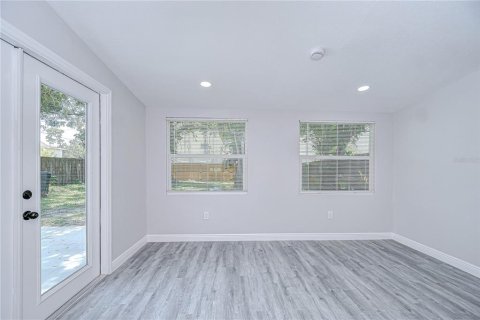 House in Saint Petersburg, Florida 3 bedrooms, 108.05 sq.m. № 1849570 - photo 20