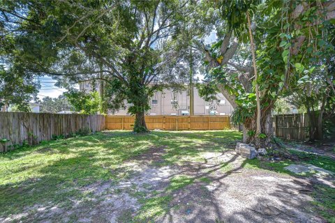 House in Saint Petersburg, Florida 3 bedrooms, 108.05 sq.m. № 1849570 - photo 22